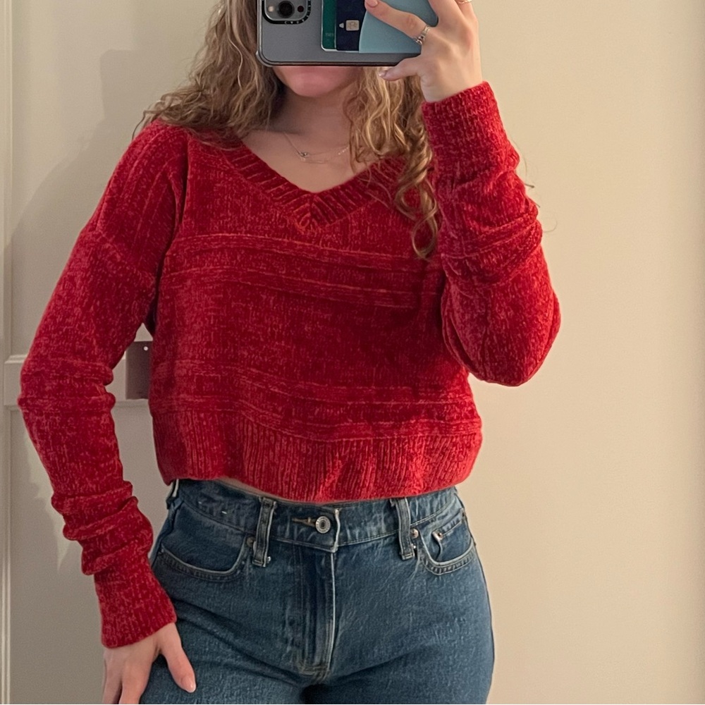 Cozy Red V-Neck Cropped Sweater
